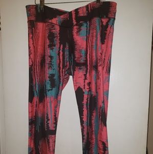 Plus size womens Fabletics crop pants